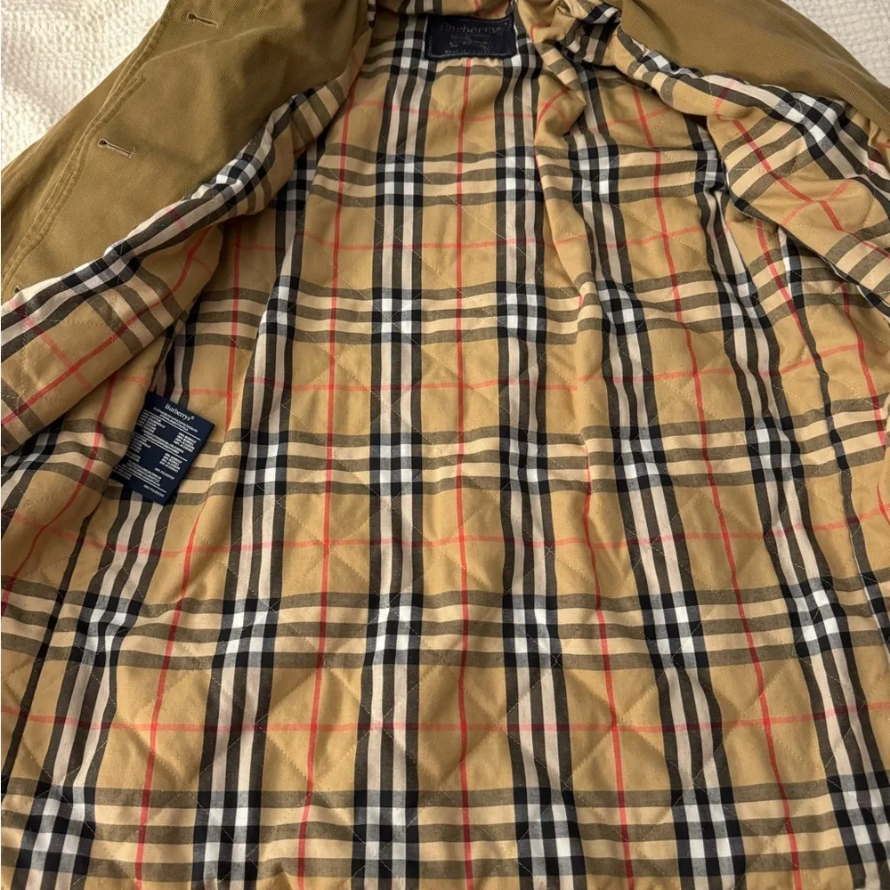 Burberrys® Beige Tan Check Lined Coat Label Detail - Picture 2 of 5